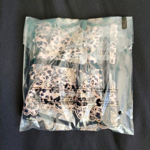 Victoria's Secret XS/S Floral Embroidered Waist Cincher - Picture 3 of 3